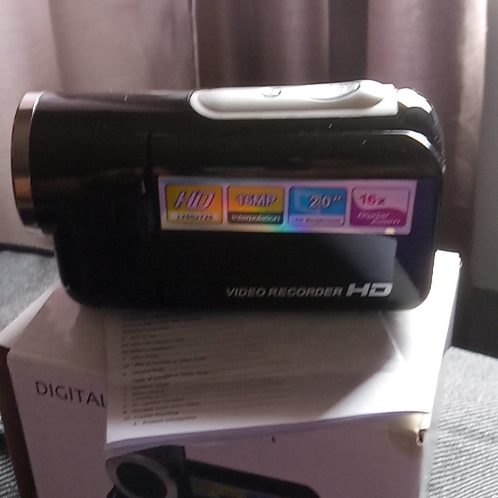 Digital video camera - Picture 4 of 4